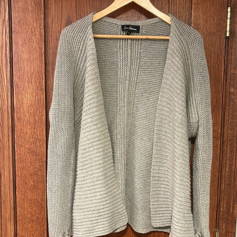 Sam Edelman cardigan! Cute and cozy! Great cuffed sleeve's. VGUC.